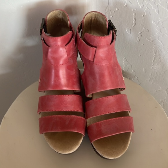 CAT-Caterpillar red distressed leather platform sandal - sz 8.5 - Picture 2 of 9
